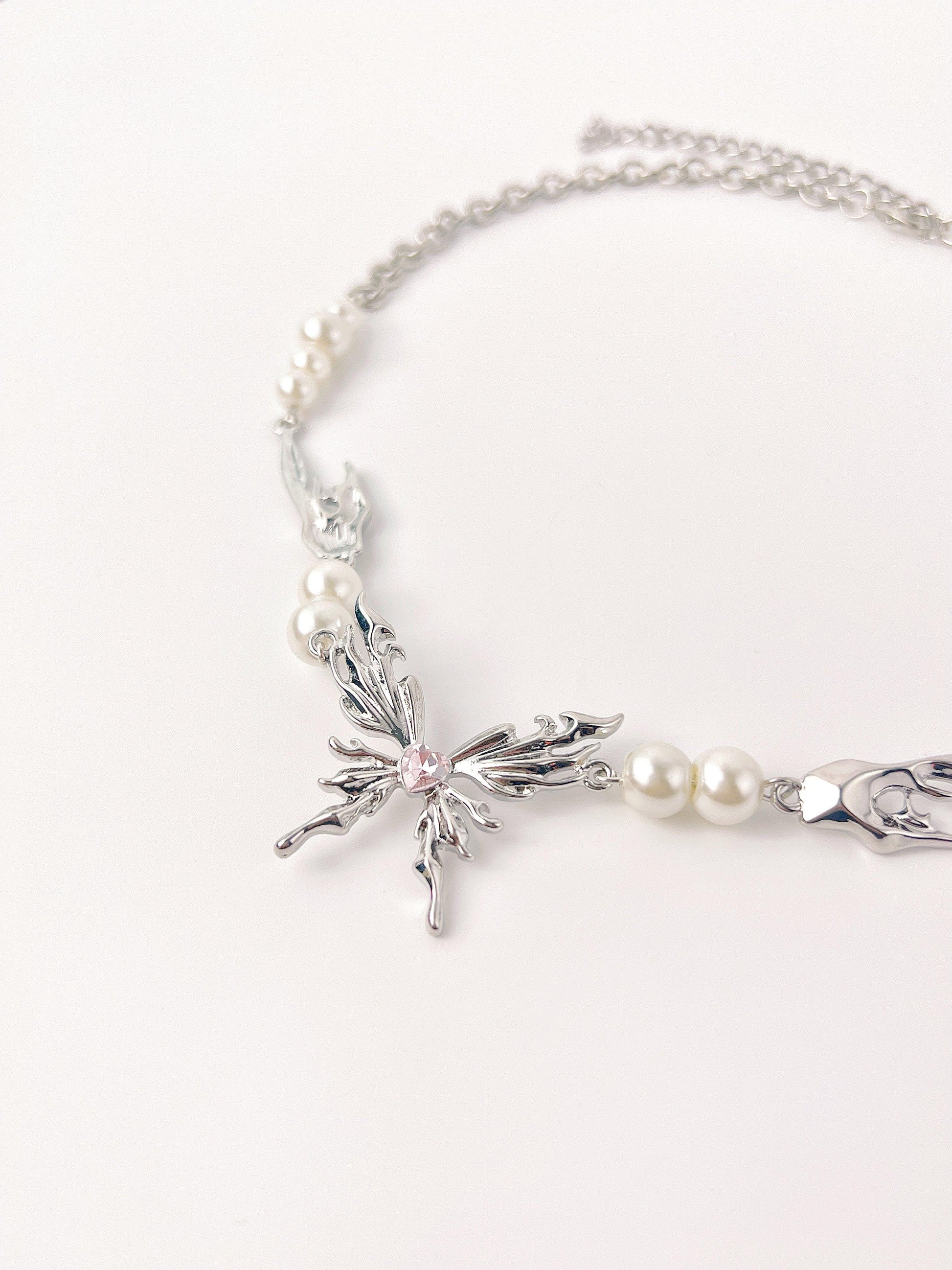 Metal Butterfly White Pearl Necklace - KooGarden