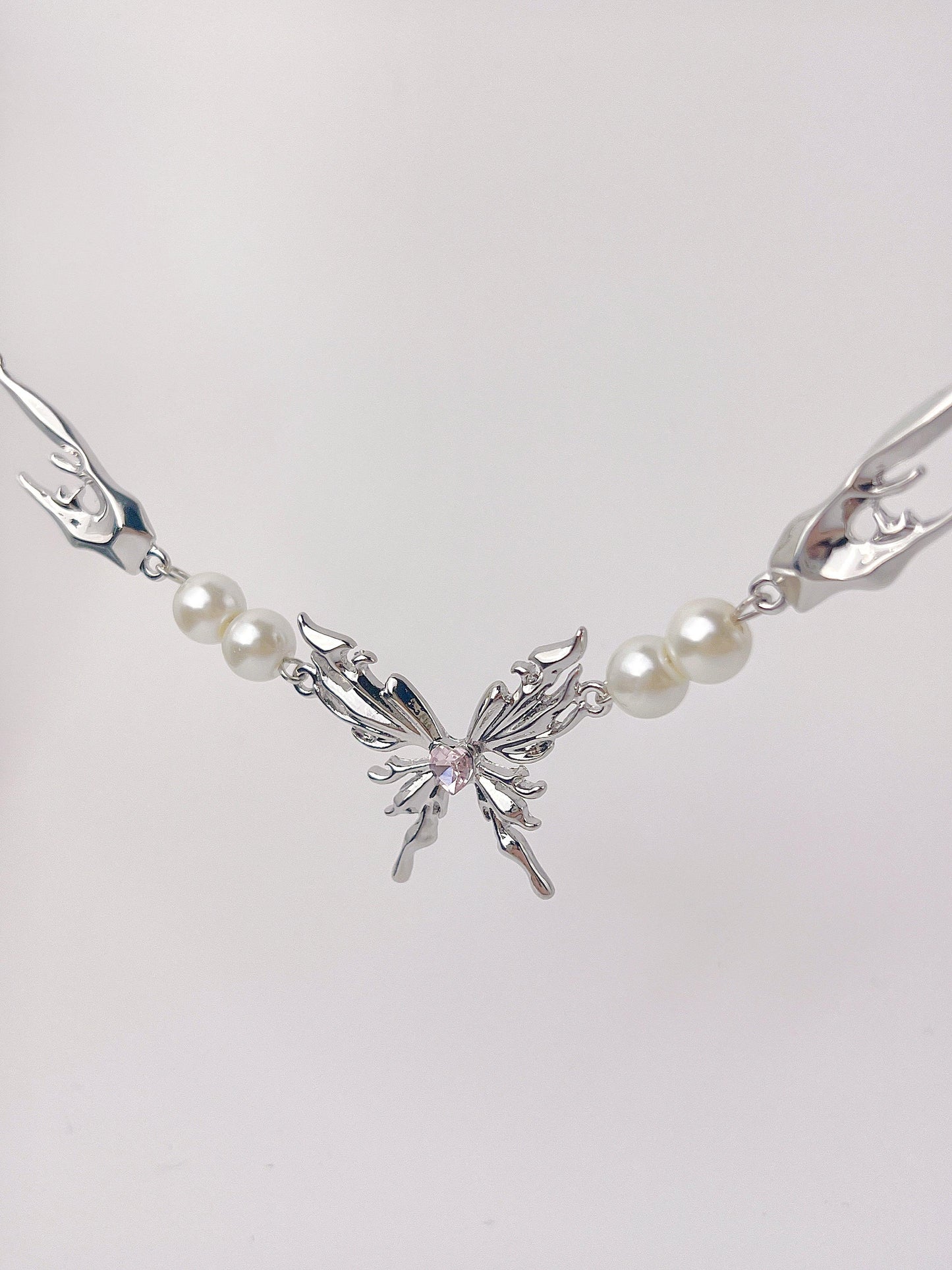 Metal Butterfly White Pearl Necklace - KooGarden