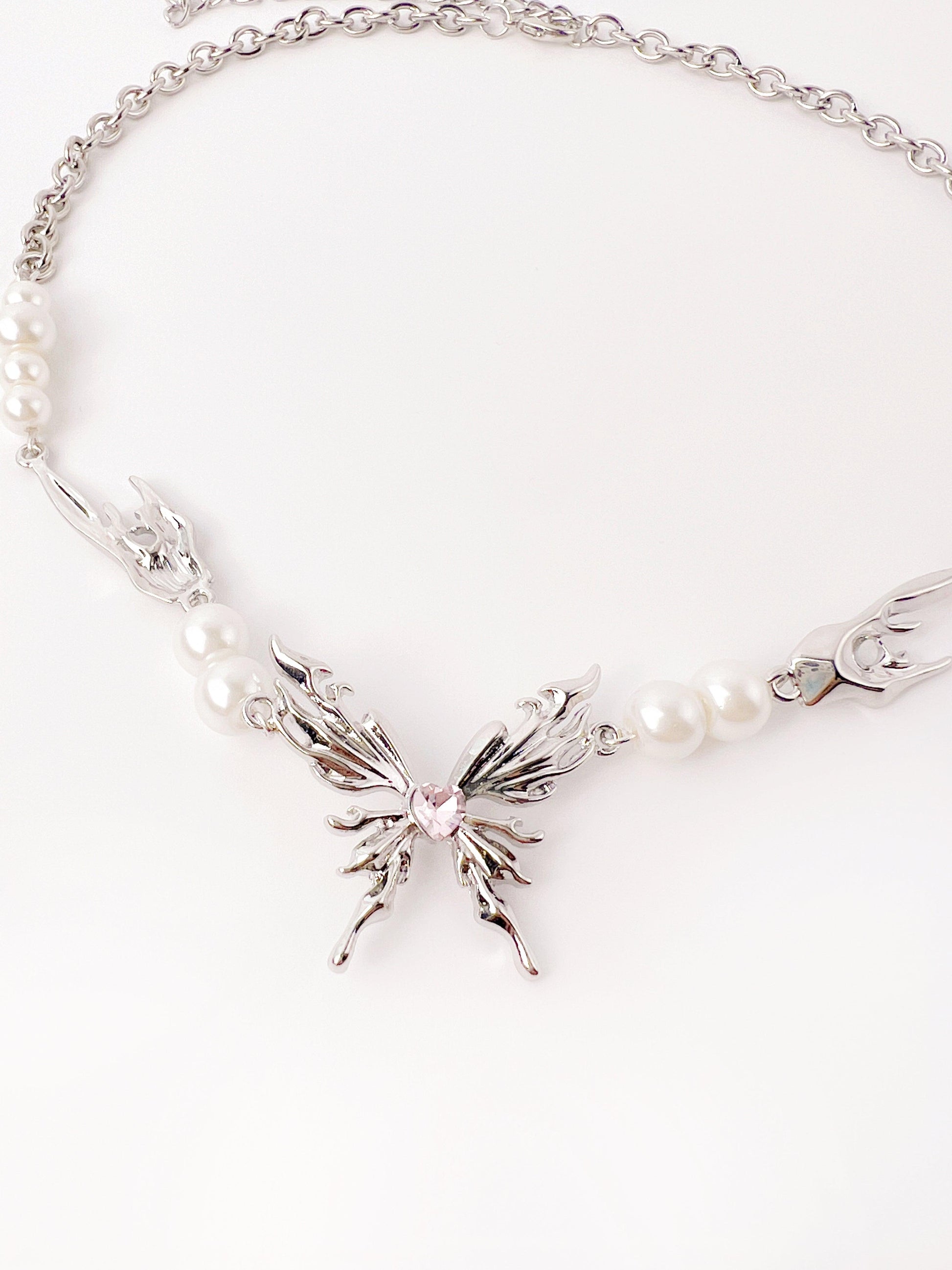 Metal Butterfly White Pearl Necklace - KooGarden